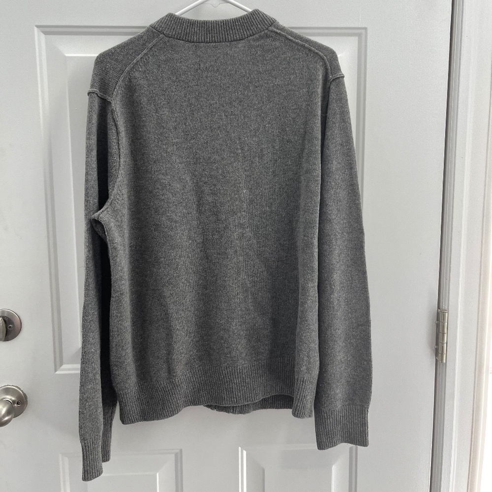 Banana Republic Men's Sweater - Picture 2 of 4